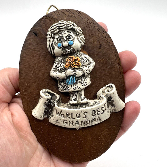 Vintage MCM Kitschy World's Best Grandma Wall Art Plaque, Fun Services Taiwan - Picture 7 of 7